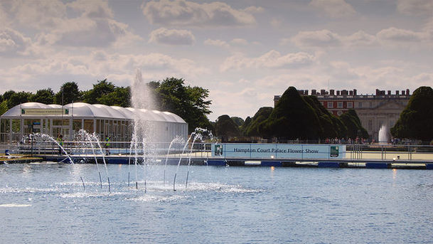 Logo for Hampton Court Palace Flower Show - 2010